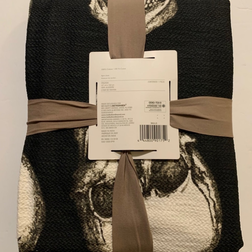 Cotton Skull Throw - Picture 4 of 6